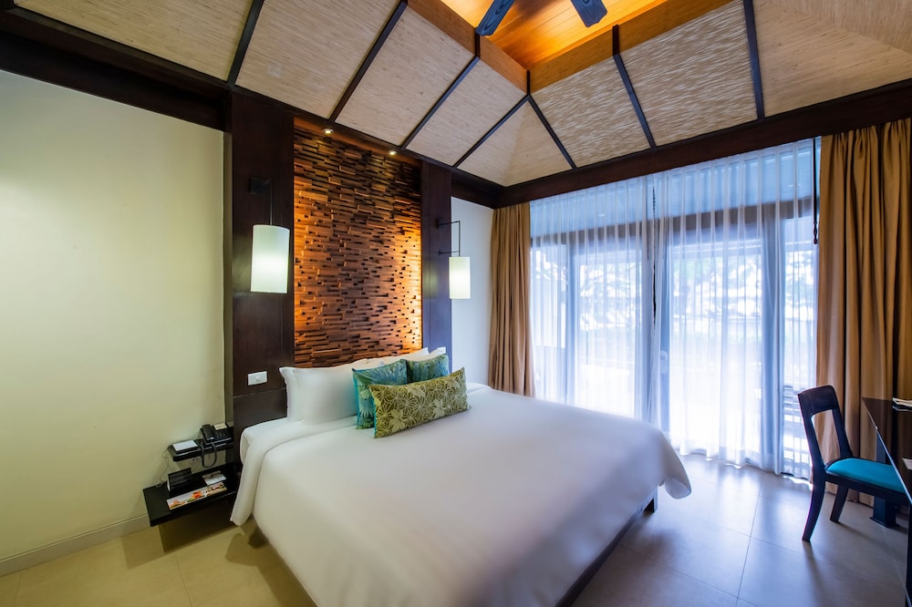 Superior Room, Sea View - Photo 19
