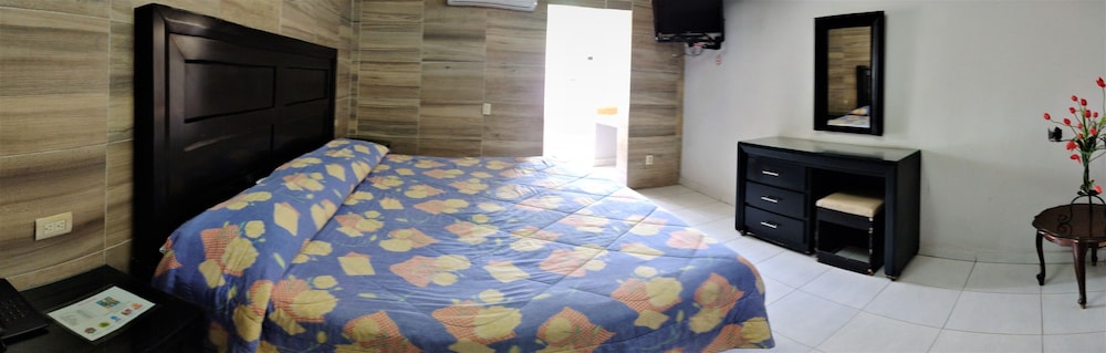 Room, 1 King Bed photo 3