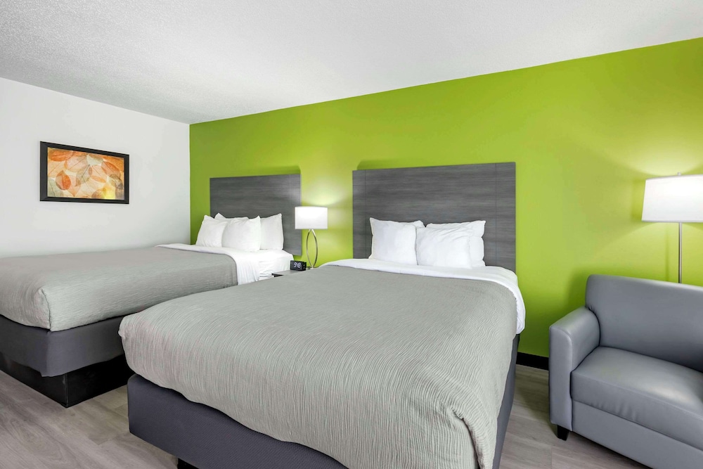 Room, 2 Queen Beds, Non Smoking - Photo 2