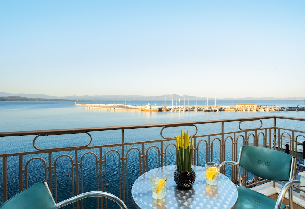 Triple Room, Sea View - Photo 7