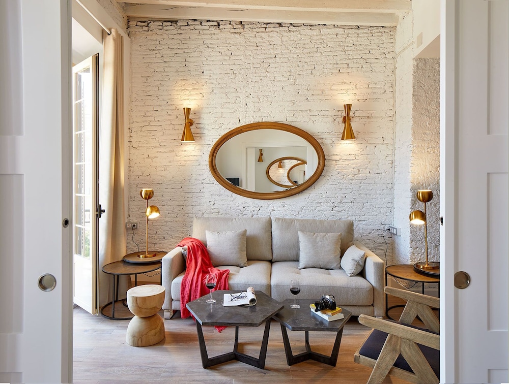Premium Apartment (2 Bedrooms Apartment with Balcony)