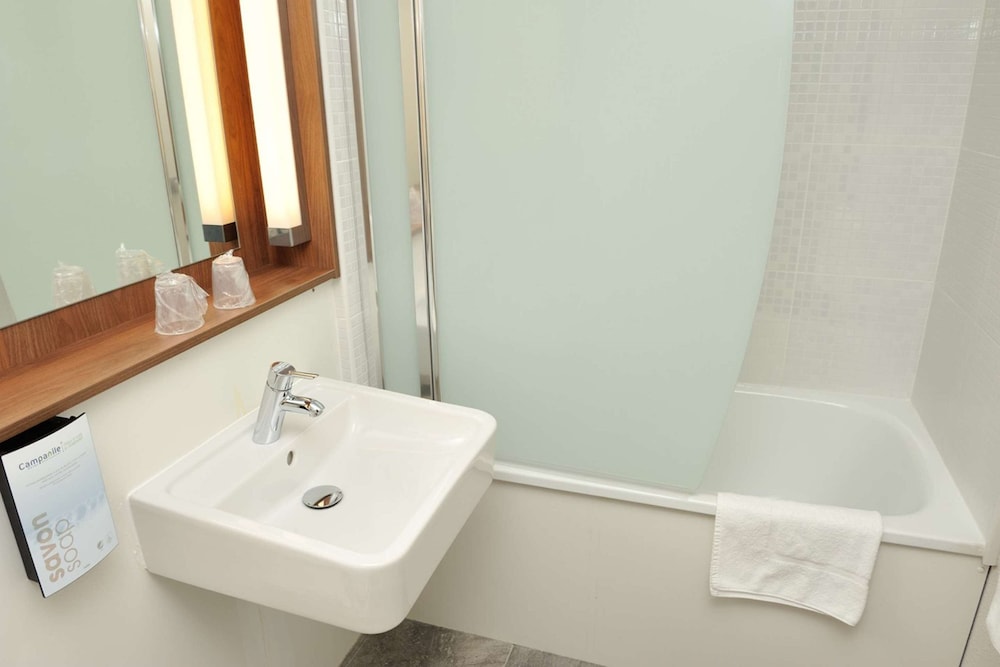 Standard Room, 1 Double Bed - Photo 8