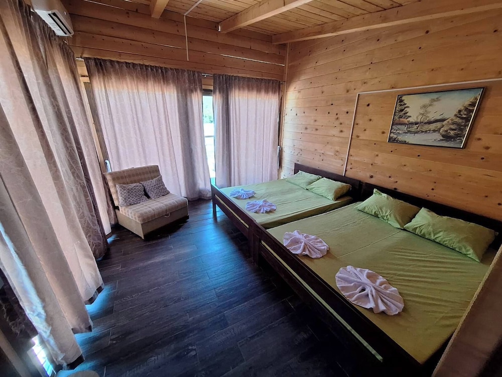 Basic Studio, 1 Bedroom, Lake View