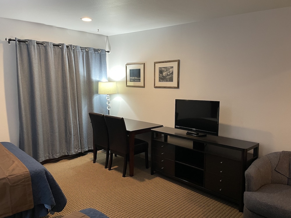 Standard Room, 1 Queen Bed photo 1