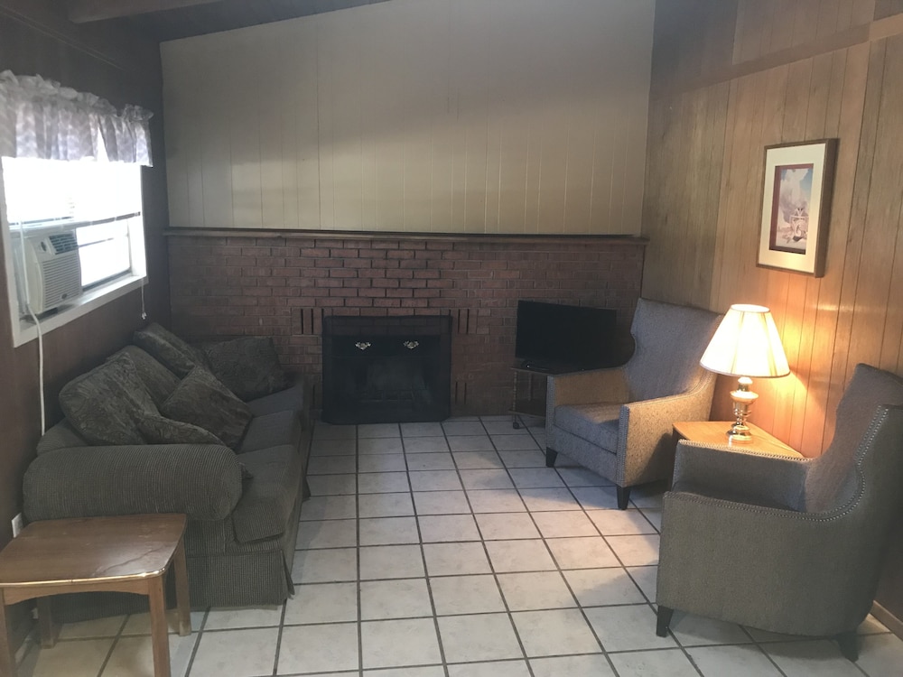 Standard Cabin, 2 Queen Beds photo 3