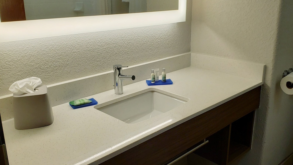 Suite, Multiple Beds - Photo 6