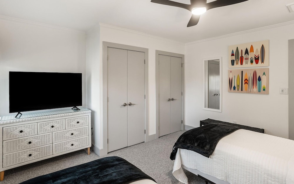 House, Multiple Beds, Kitchen, Ocean View (401 Captain John Fripp Villa) photo 1