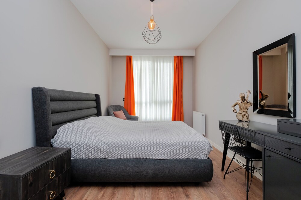 Deluxe Residence 2 rooms 1 saloon with a balcony photo 1