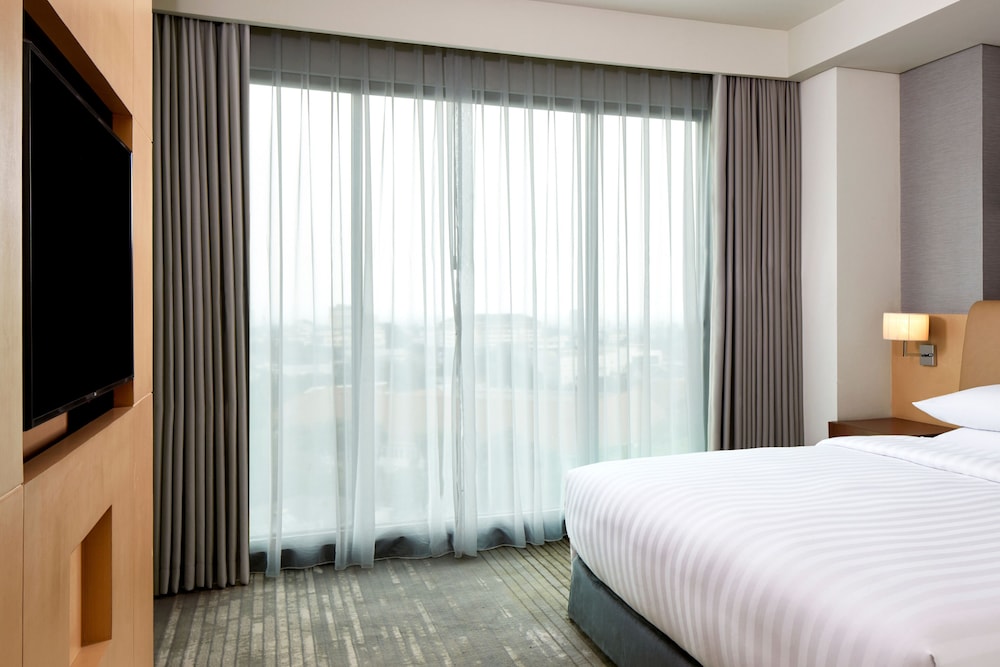 Suite, 1 Bedroom, City View - Photo 6