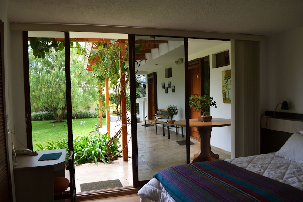 Superior Room, 1 King Bed, Garden View photo 2