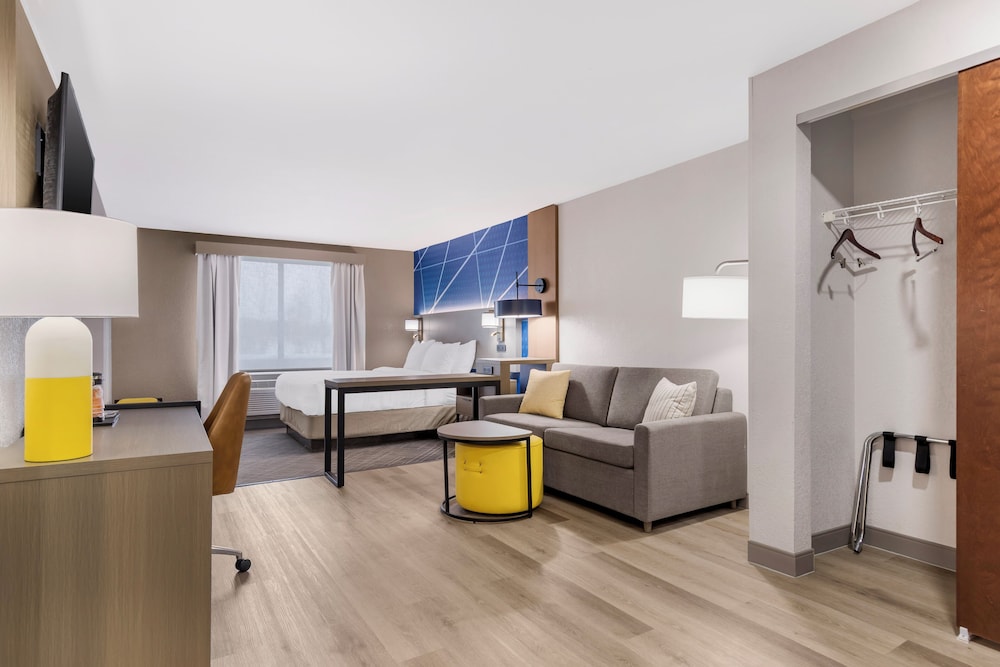 Standard Room, Multiple Beds, Non Smoking photo 2
