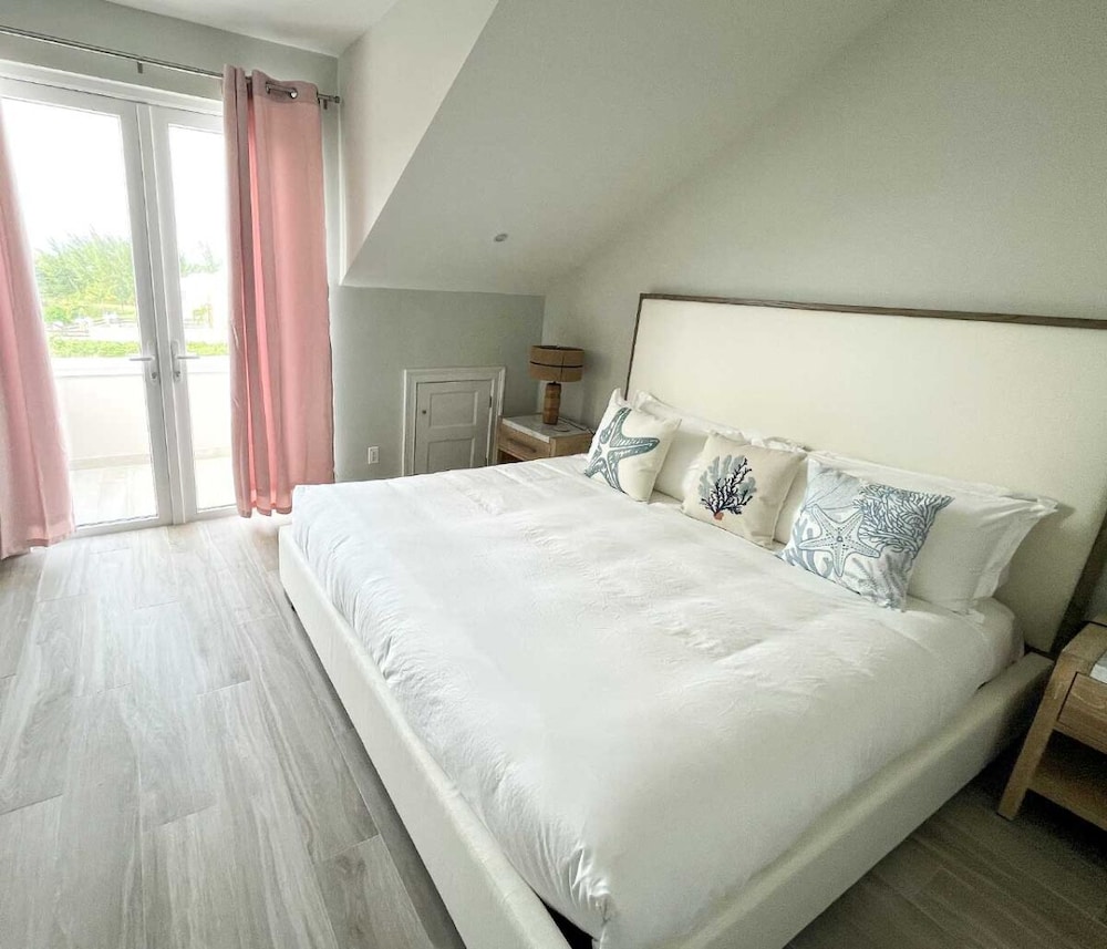 Family Villa, 4 Bedrooms, Partial Ocean View