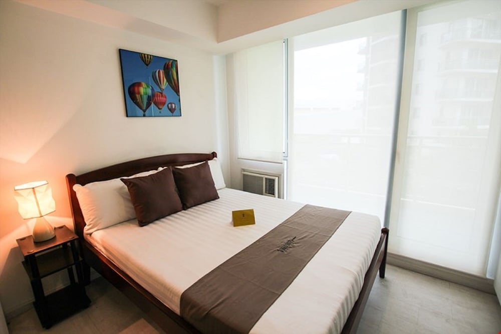 Deluxe Condo, 1 Bedroom, Kitchen, Pool View photo 1