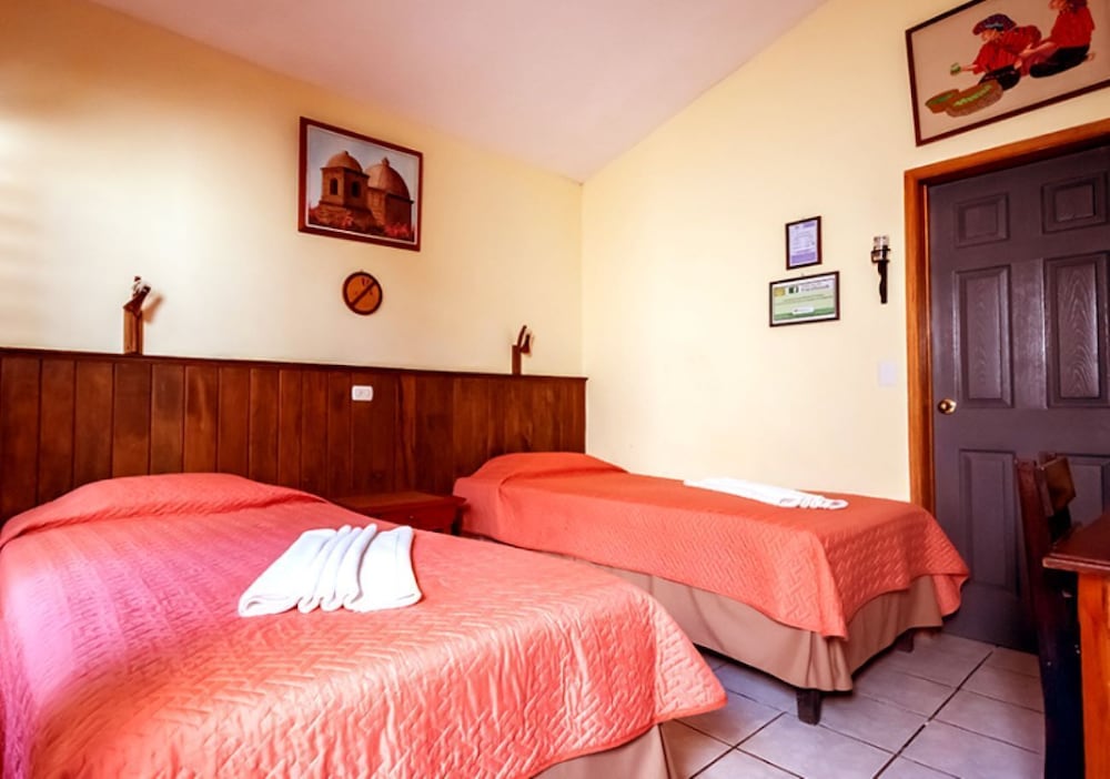Standard Room, 2 Twin Beds photo 2