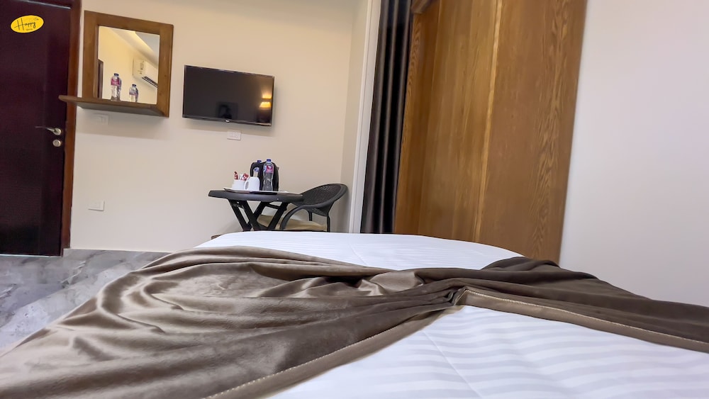 Basic Double Room, 2 Twin Beds photo 2