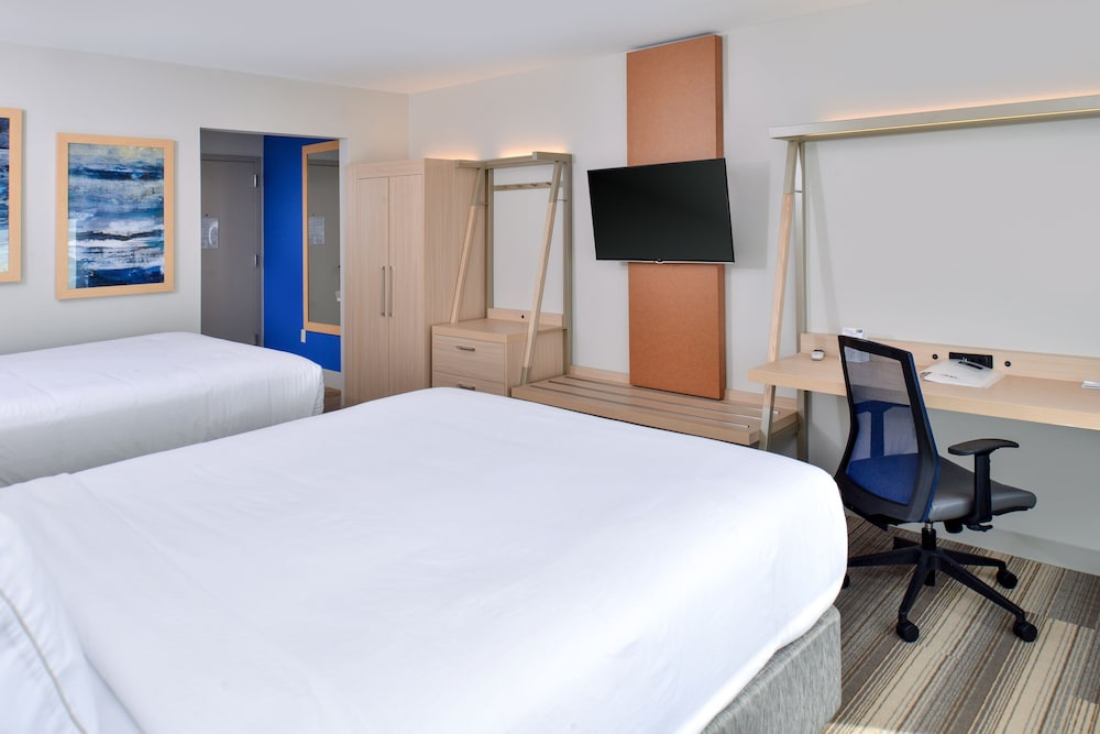 Standard Room, 2 Queen Beds photo 3
