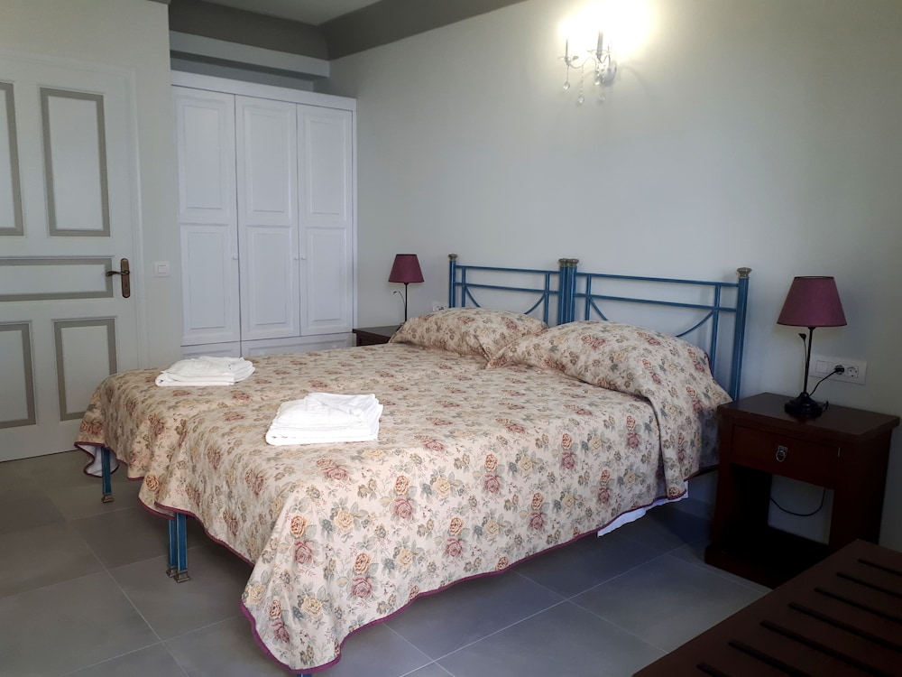 Basic Twin Room (Basement – No Balcony) - Photo 1