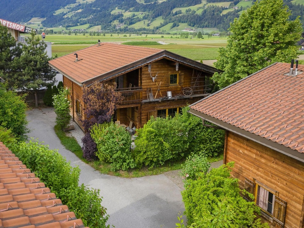 Comfort Chalet, 5 Bedrooms photo 2