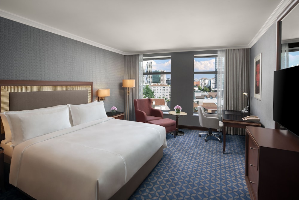Executive Room, 1 King Bed, City View - Photo 1