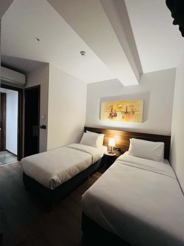 Double or Twin Room photo 2