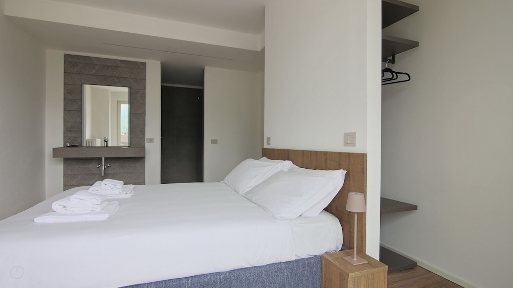 Apartment (1 Bedroom)