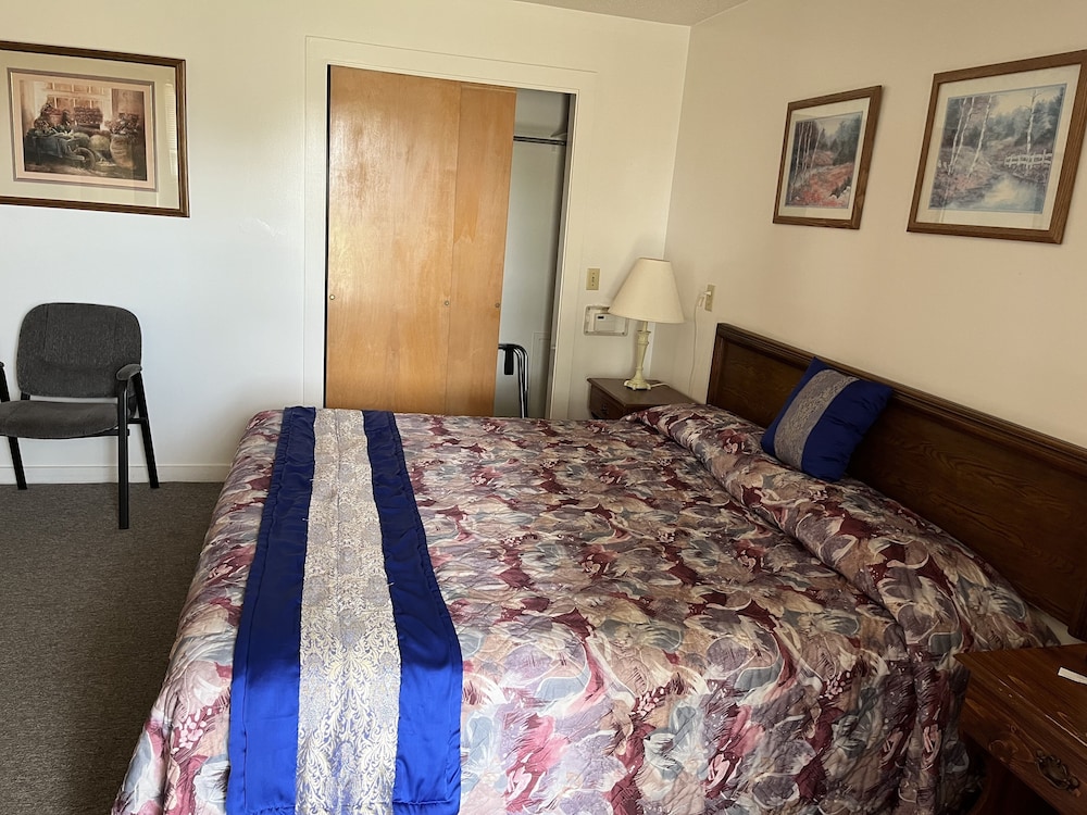 Standard Room, 1 King Bed photo 1