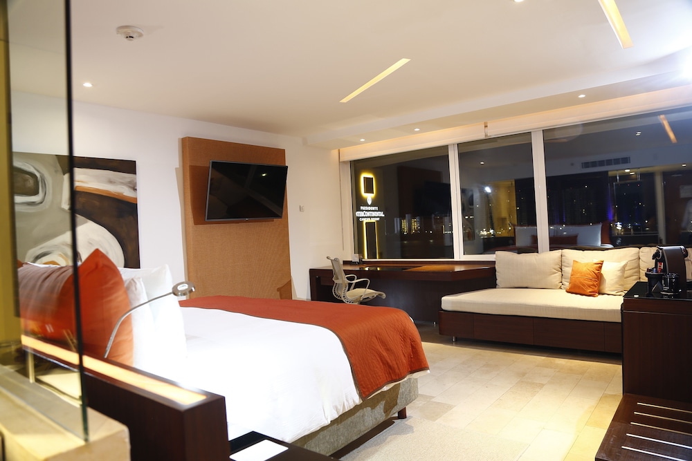 Room, 1 King Bed, Club Lounge Access, Lagoon View (Lagoon View) - Photo 3
