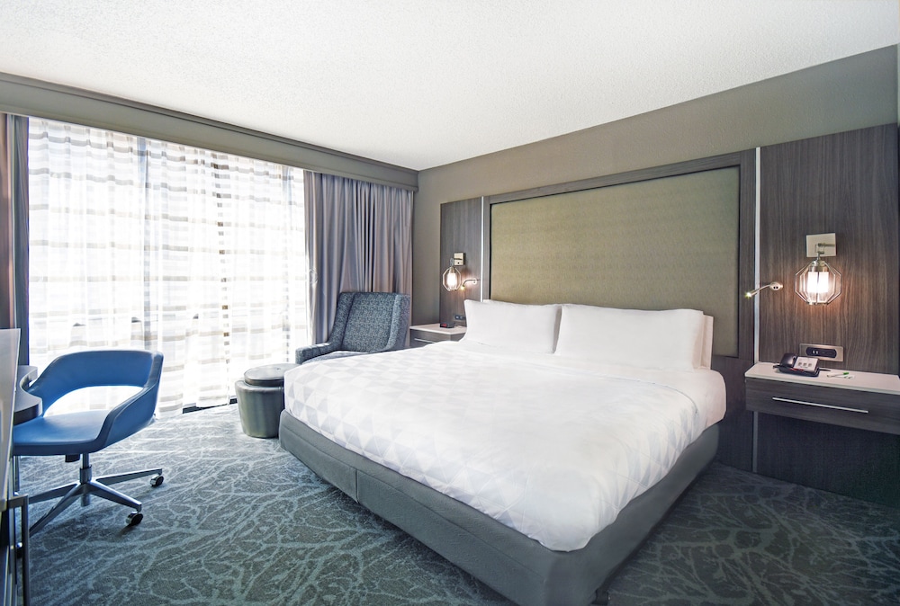 Standard Room, 1 King Bed, City View - Photo 11