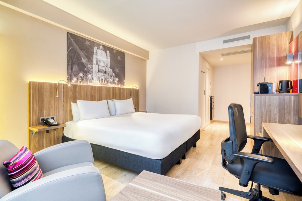 Standard Room, 1 King Bed - Photo 3