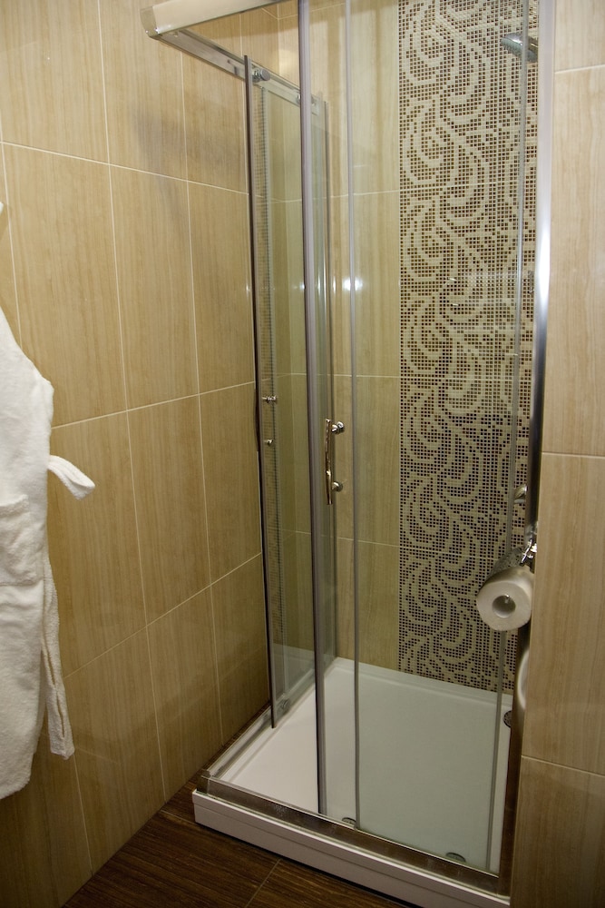 Standard Double or Twin Room, Partial Sea View photo 2