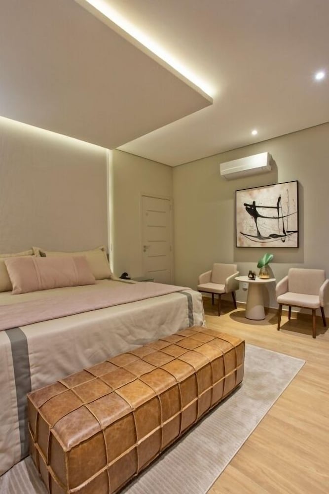 Luxury Suite photo 2