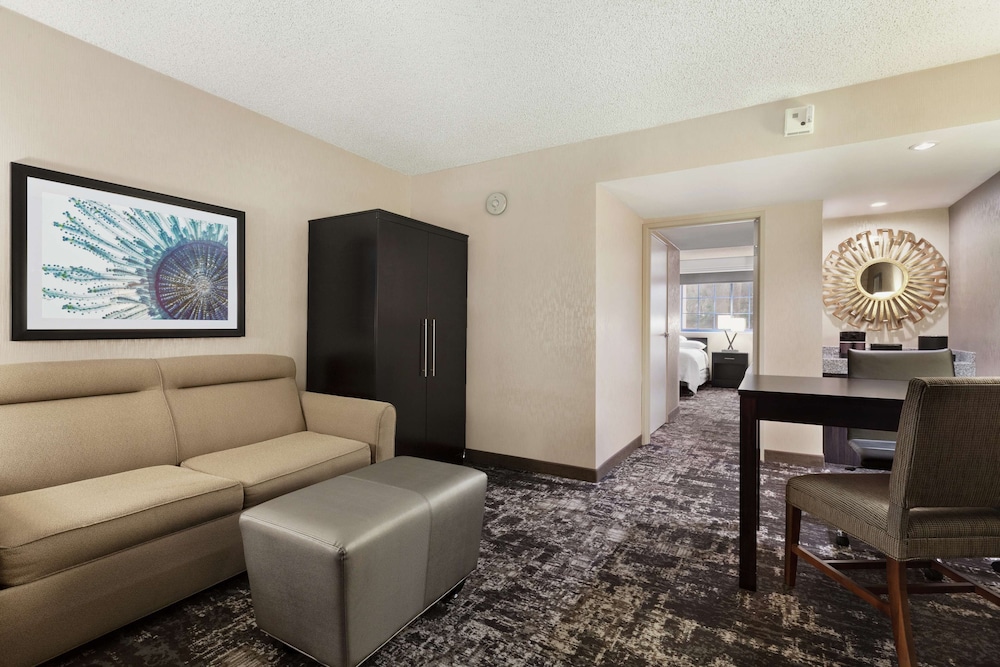 Suite, 2 Queen Beds, Accessible, Bathtub (Hearing Access) - Photo 2