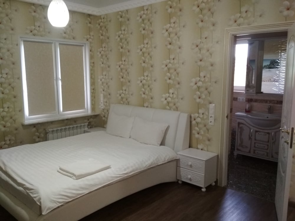 Superior Quadruple Room, Refrigerator photo 3