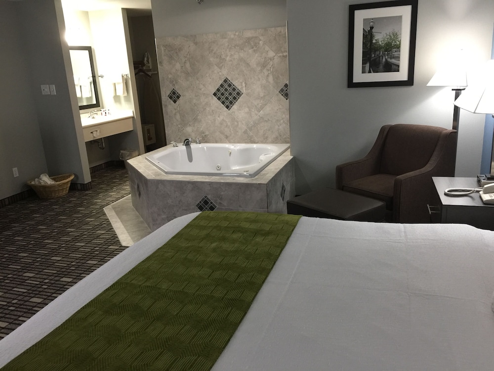 Studio Suite, 1 King Bed, Non Smoking, Hot Tub - Photo 2