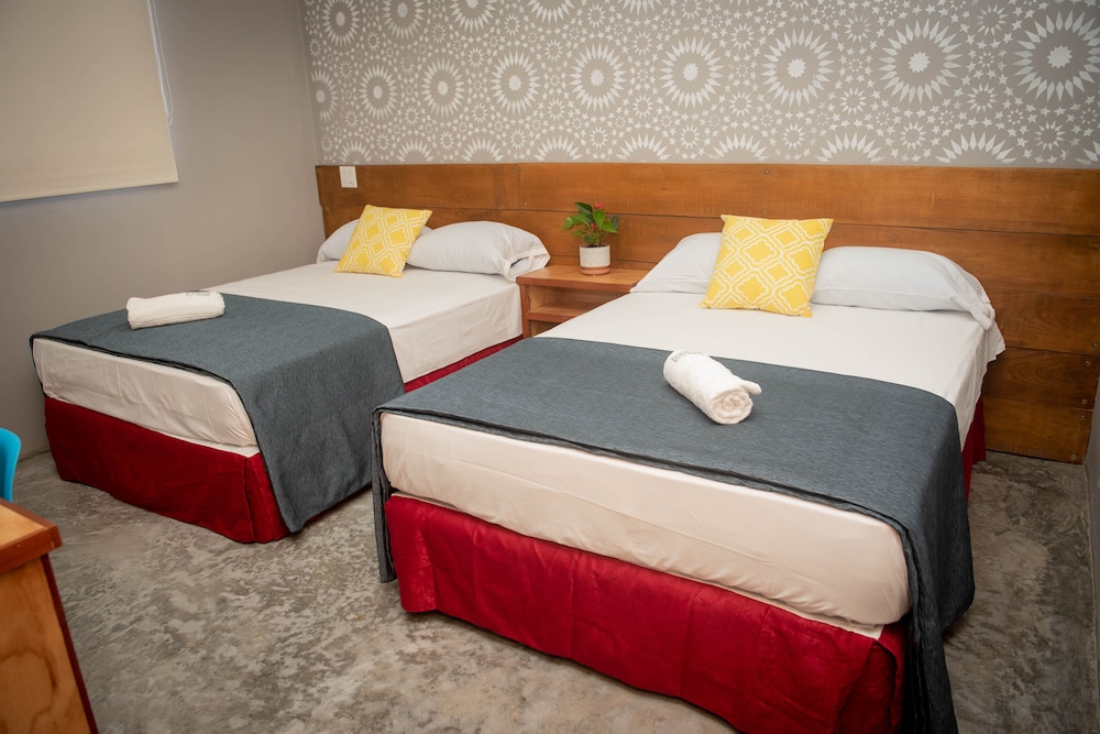 Quadruple Room - Photo 1