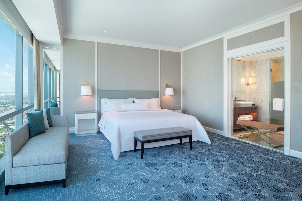 Club Room, 1 King Bed photo 2
