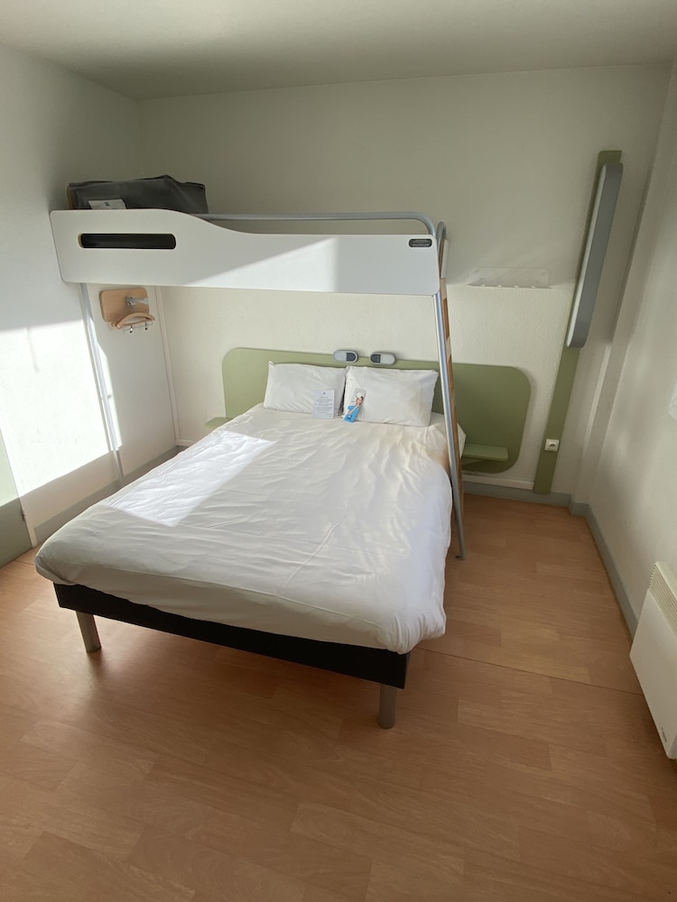 Triple Room, Multiple Beds photo 3