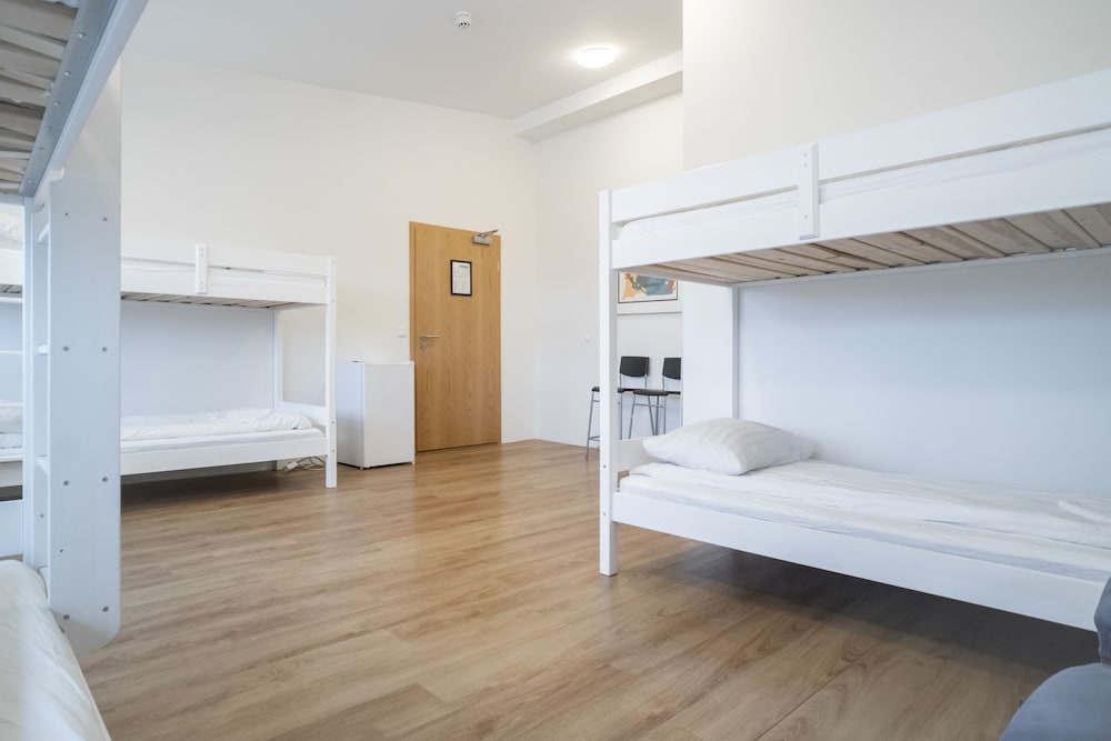 Room for 6 people with Private Bathroom photo 3