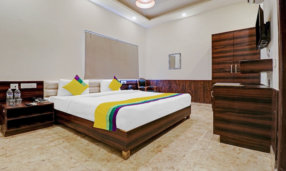 Deluxe Room - Photo 2