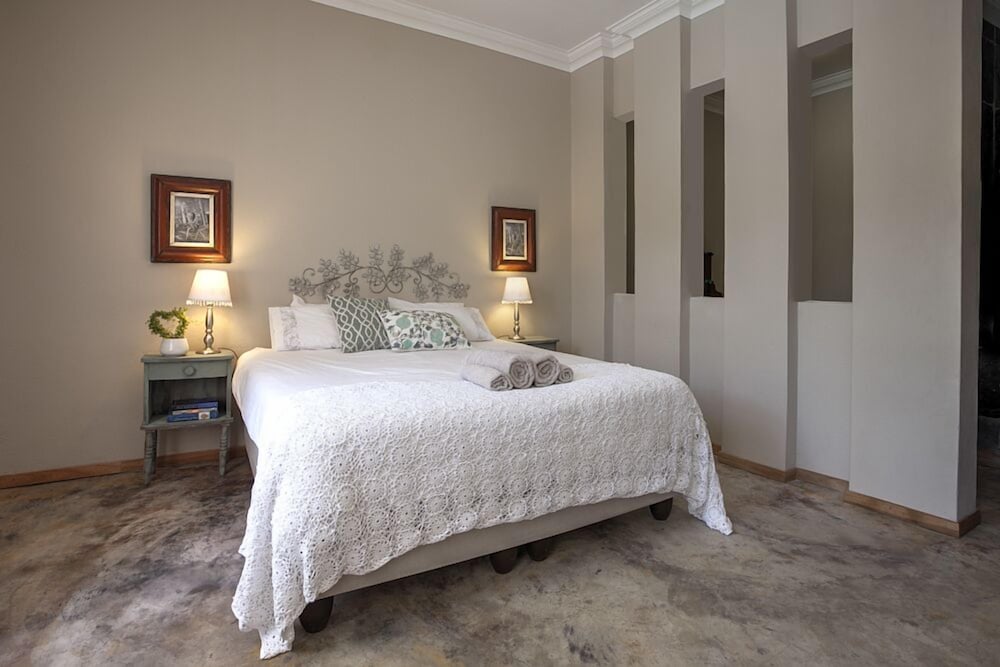 Room (2) photo 2