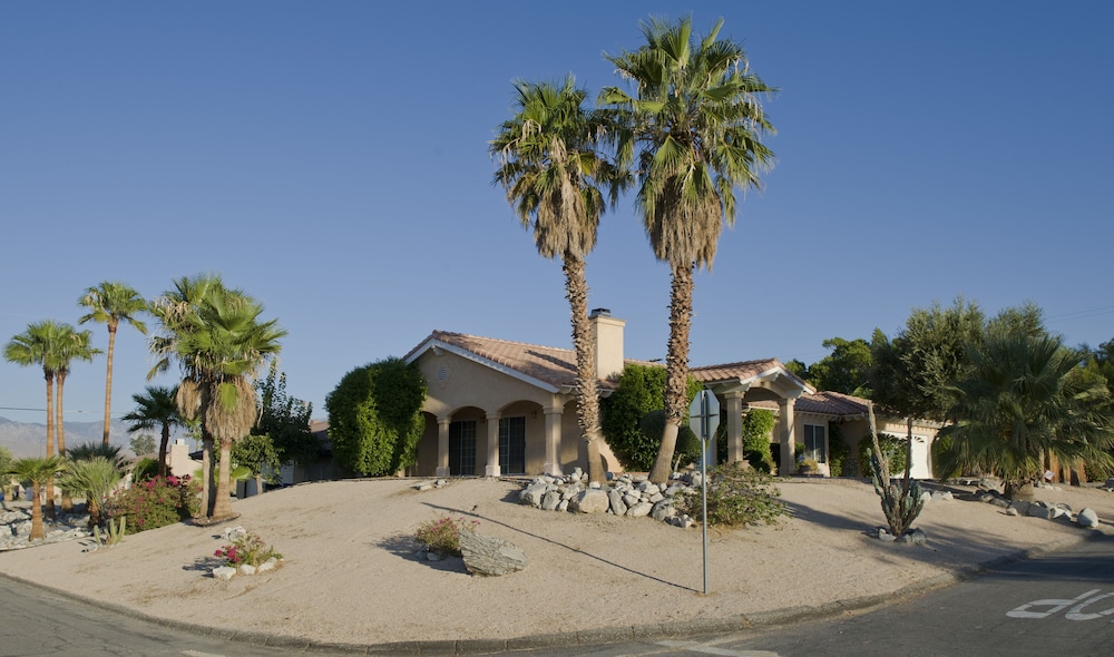 Family Villa, Multiple Beds, 2 Bathrooms (Villa One, 410 Ft from Resort, 3 Bedr)