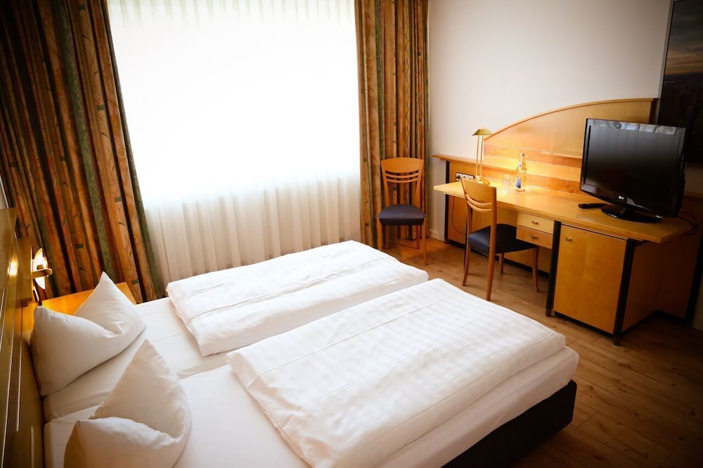Deluxe Double Room, 1 King Bed photo 2