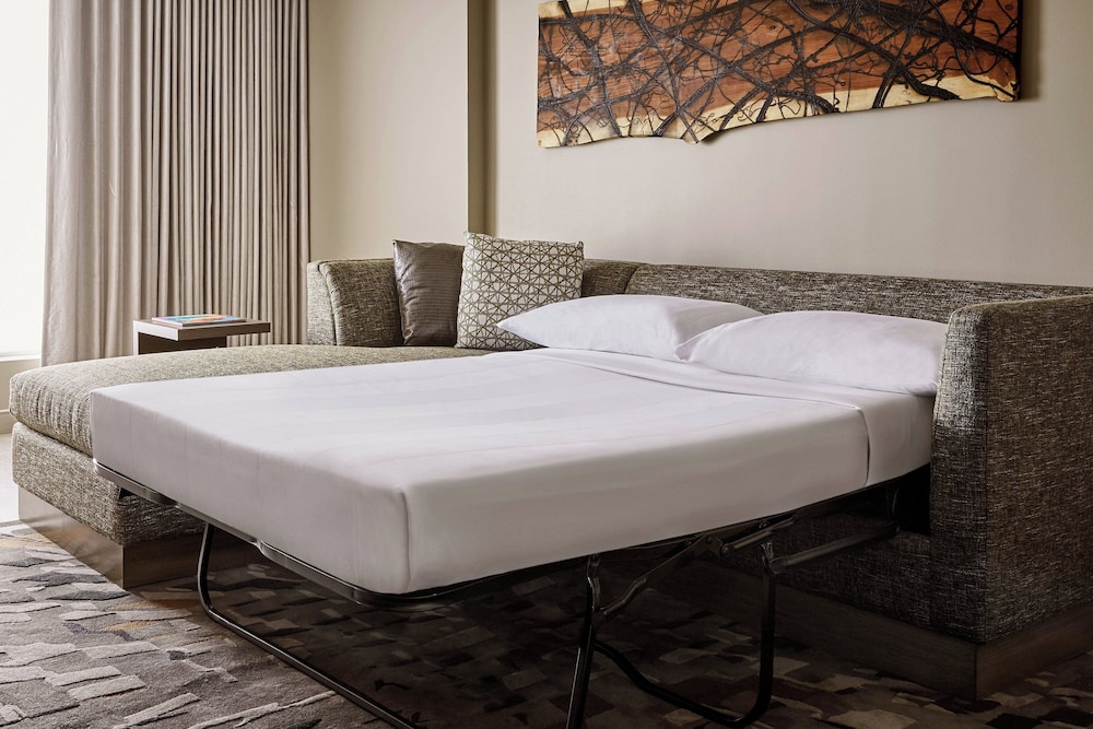 Suite, 1 Bedroom - Photo 2