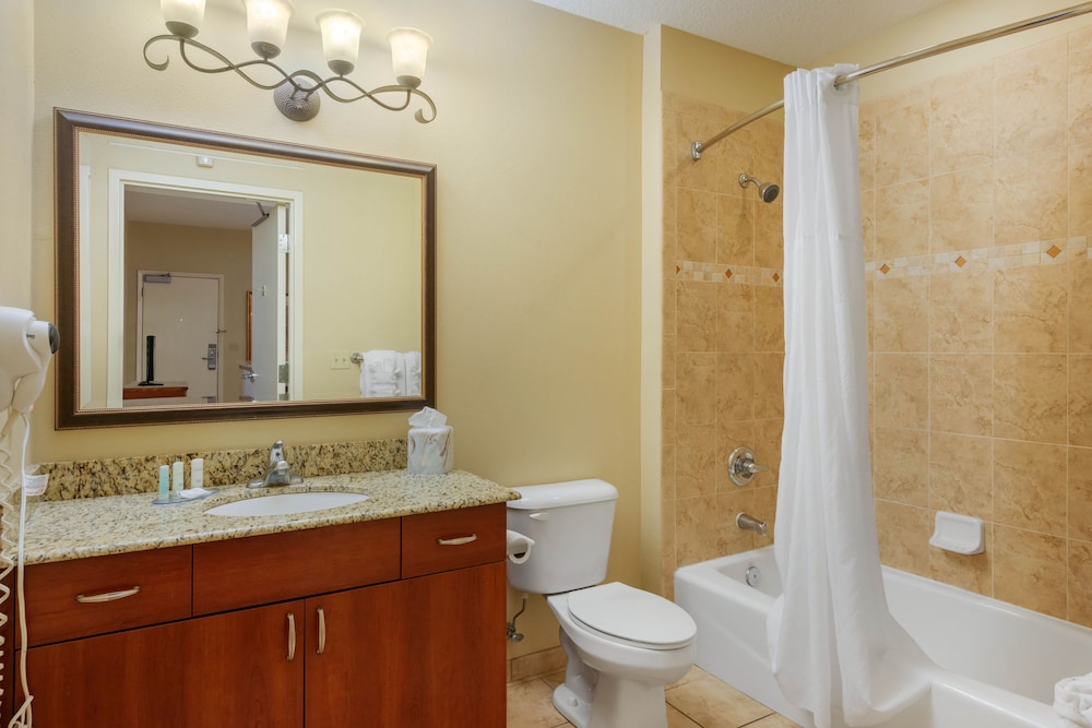 Suite, Multiple Beds, Non Smoking - Photo 7