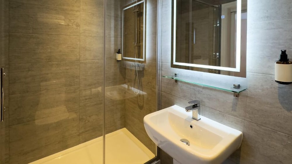 Premier Quadruple Room photo 3