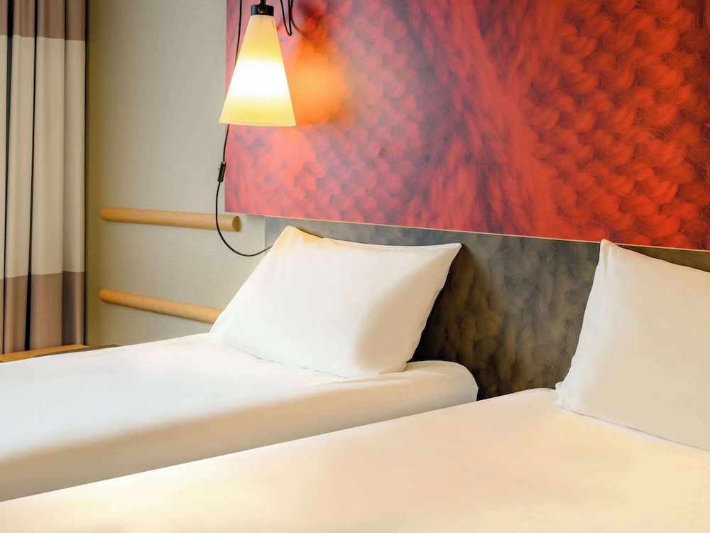 Standard Room, 2 Twin Beds - Photo 8