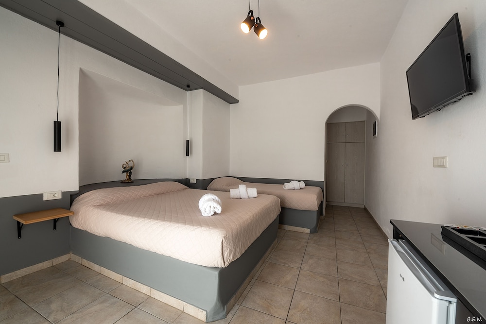 Basic Triple Room, Terrace