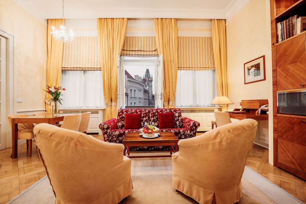 Old Town Square Suite