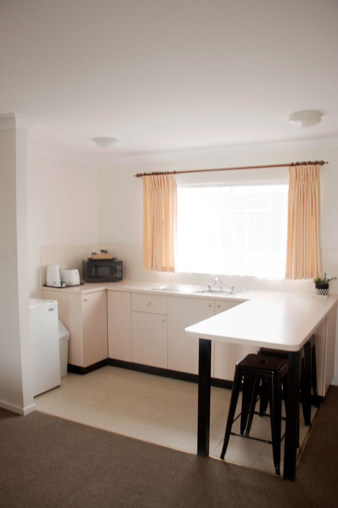 Family Room, Non Smoking, Kitchenette photo 2