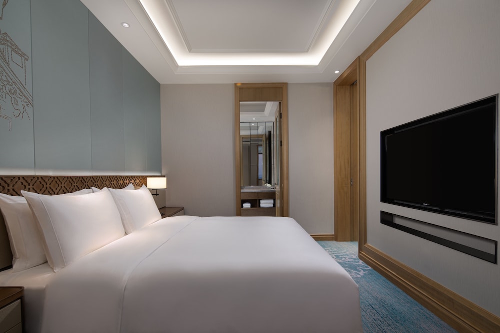 Deluxe Suite - Photo 2